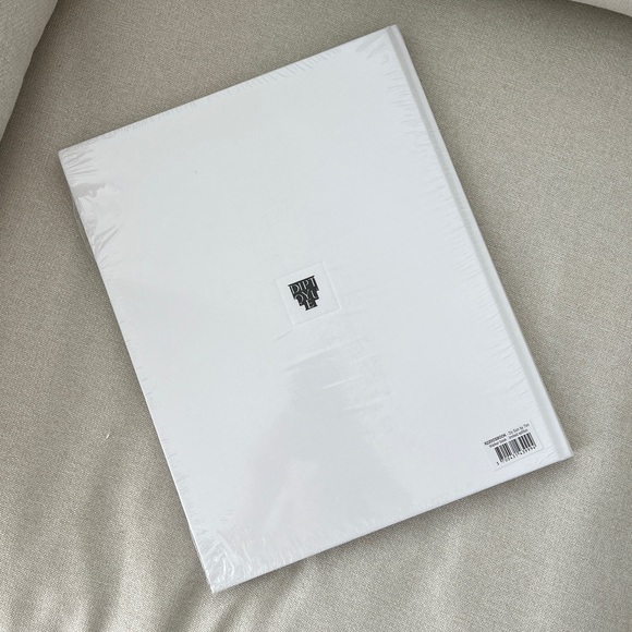 Diptique Coffee Table Book - Picture 4 of 4